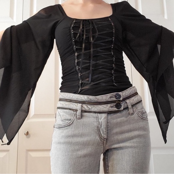 VINTAGE 90’s GOTHIC VAMPIRE LACE UP FLARE SLEEVE RHINESTONE TOP COLD SHOULDER - Picture 5 of 5